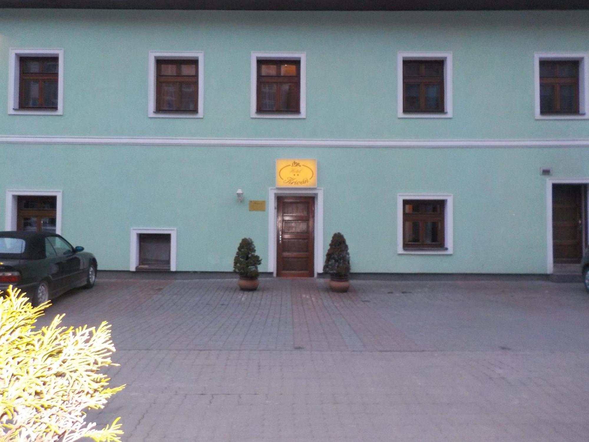 Hotel Krivan Kysucke Nove Mesto Exterior photo