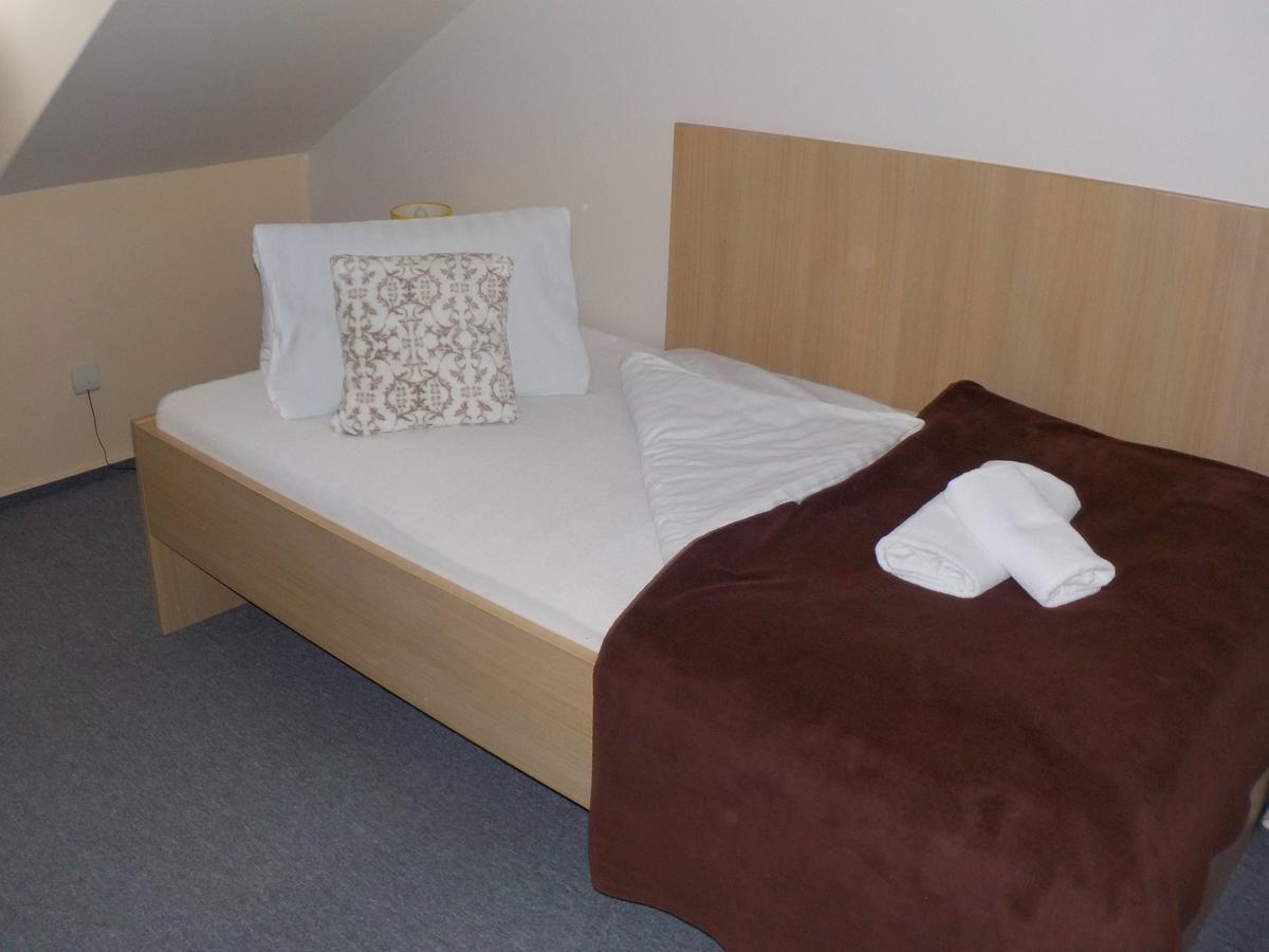 Hotel Krivan Kysucke Nove Mesto Room photo